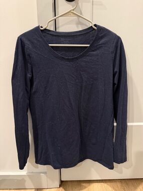 No Boundaries Navy Long Sleeve Crewneck Top